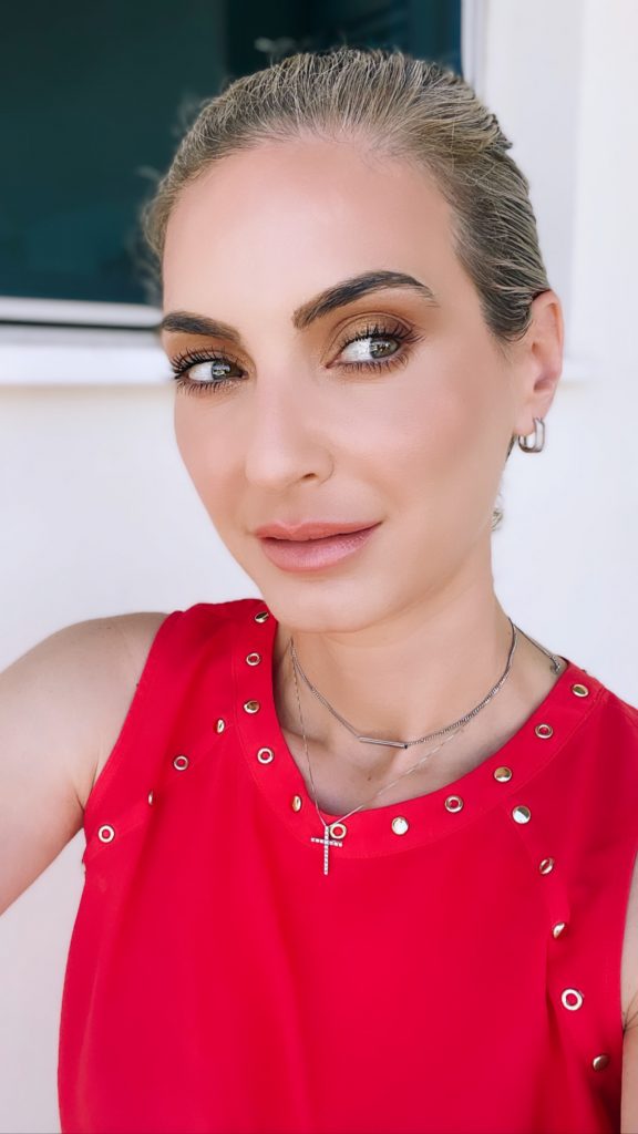 Huda Beauty Christina Maria Kyriakidou Soft Sunset Eyes Secrets in Beauty