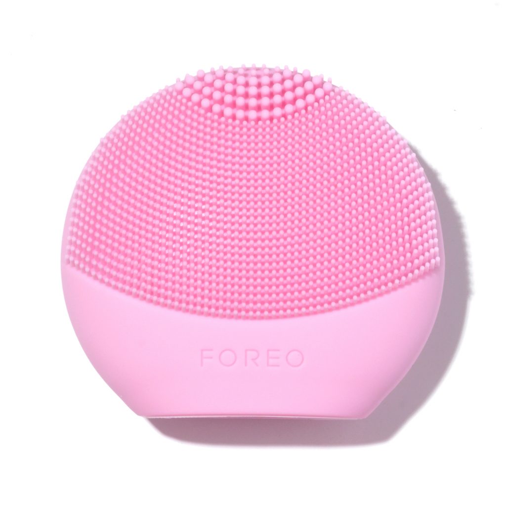 Foreo Luna Play Smart 2 Smart Skin Analysis & Facial Cleansing Device Secrets in Beauty